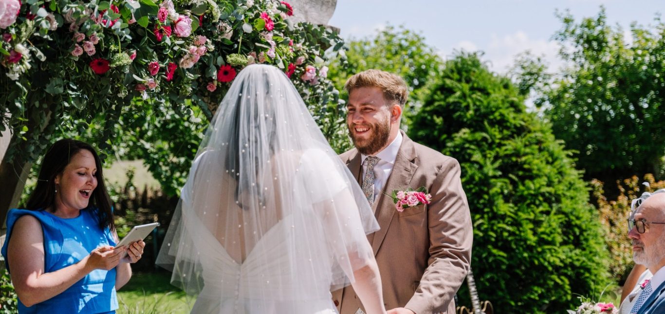 Celebrant wedding ceremony in the Cotswolds